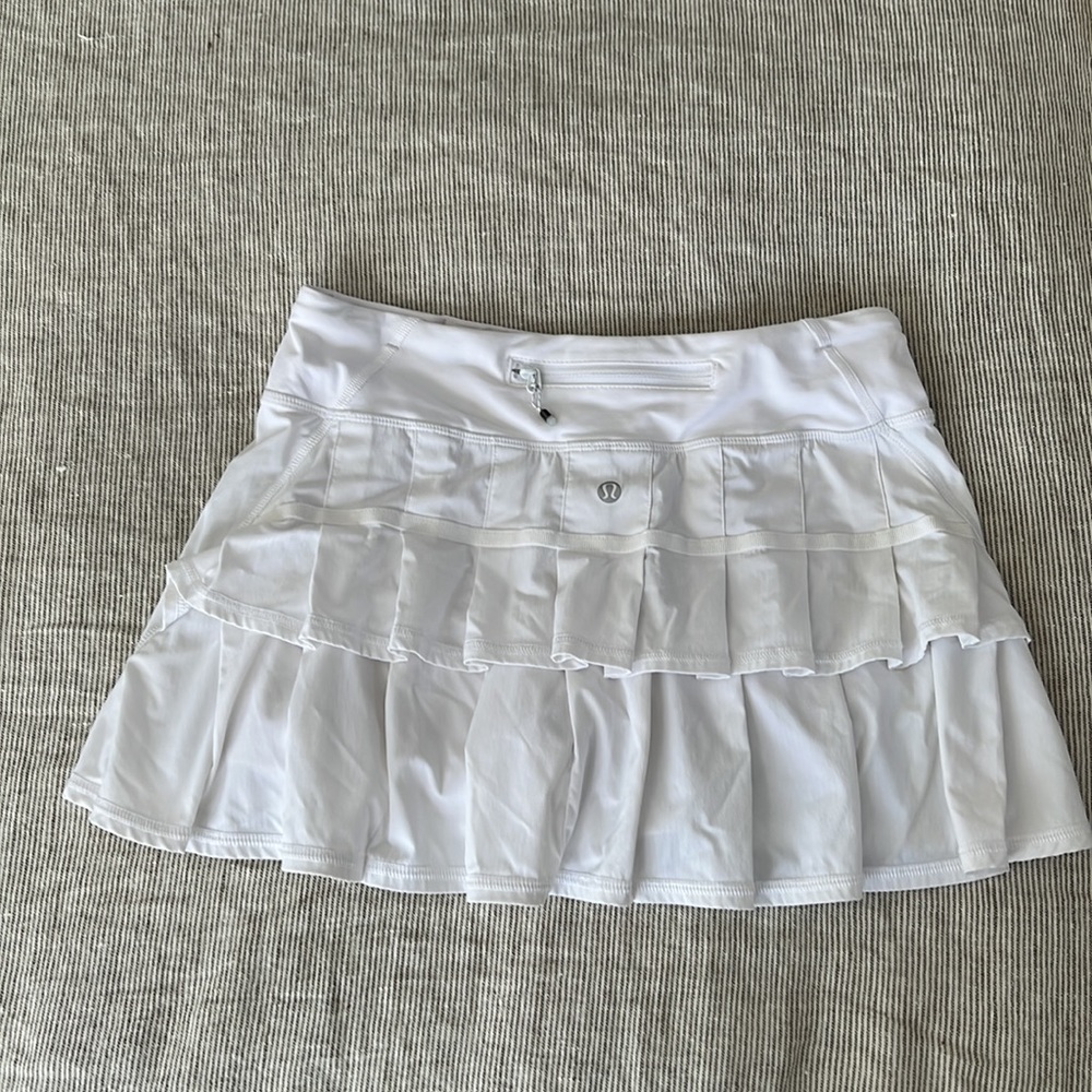 Lululemon Women’s White Tennis Skort - Size 4